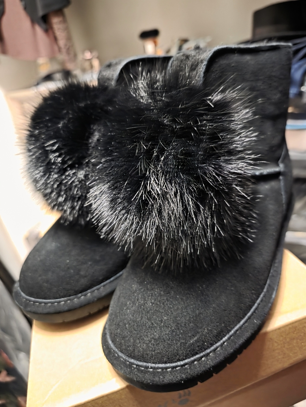 BearPaw Black Faux Fur Pom PomBoots 8M